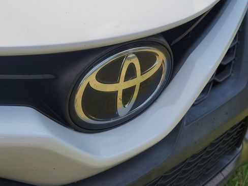 Used 2022 Toyota Camry SE w/ Convenience Package FWD image 5