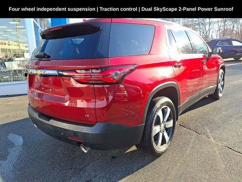 Used 2022 Chevrolet Traverse LT w/ LT Premium Package image 10