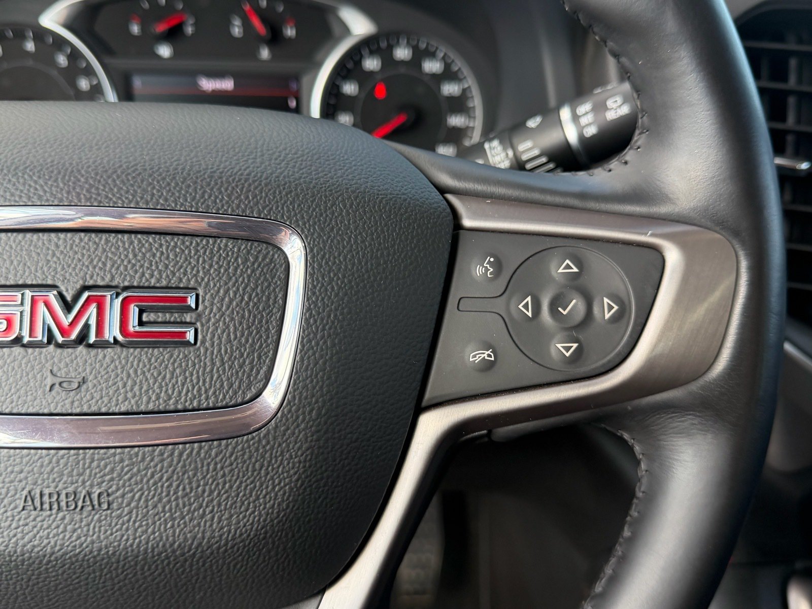 Used 2022 GMC Acadia AT4 w/ Preferred Package AWD/4WD image 37