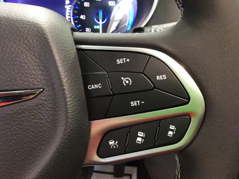 New 2025 Chrysler Voyager LX image 23