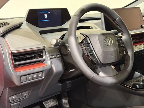 New 2026 Toyota Prius Plug-In Hybrid FWD image 17