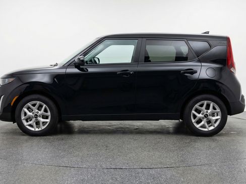 Used 2025 Kia Soul LX w/ LX Technology Package FWD image 5