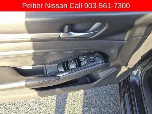 Used 2021 Nissan Altima 2.5 SV FWD image 21