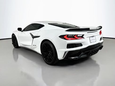 Used 2025 Chevrolet Corvette Z06 RWD image 3