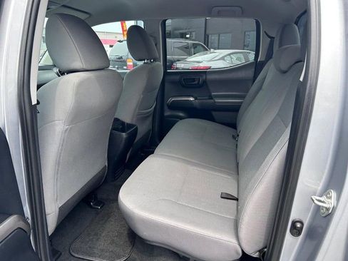 Used 2018 Toyota Tacoma SR5 image 9