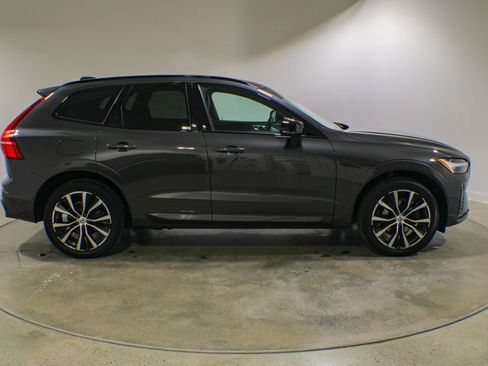 Used 2023 Volvo XC60 B5 Plus w/ Climate Package AWD/4WD image 6