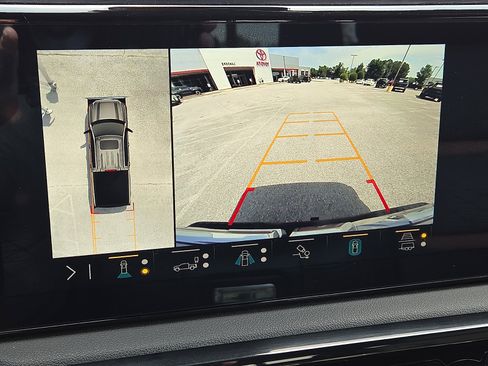 Used 2023 GMC Sierra 1500 AT4 w/ Technology Package AWD/4WD image 18