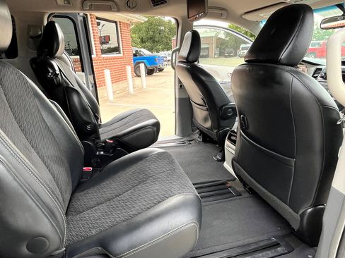 Used 2013 Toyota Sienna SE image 10