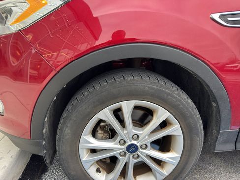 Used 2017 Ford Escape SE w/ Equipment Group 201A image 7