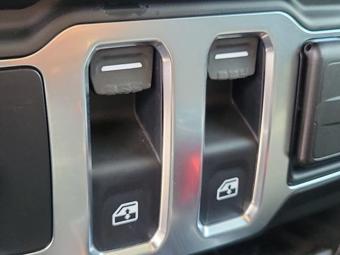 Used 2020 Jeep Wrangler Sport AWD/4WD image 36