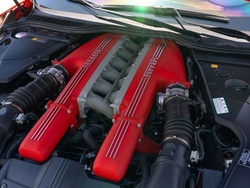 Used 2016 Ferrari F12 Berlinetta RWD image 15