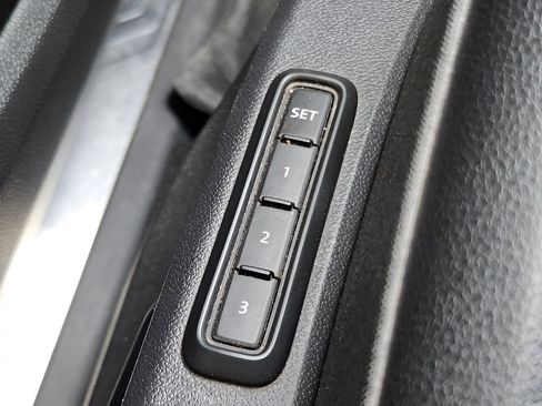 Used 2023 Volkswagen Atlas SEL Premium image 34