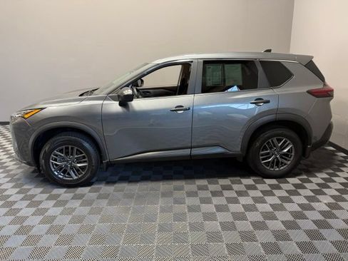 Used 2023 Nissan Rogue S AWD/4WD image 6