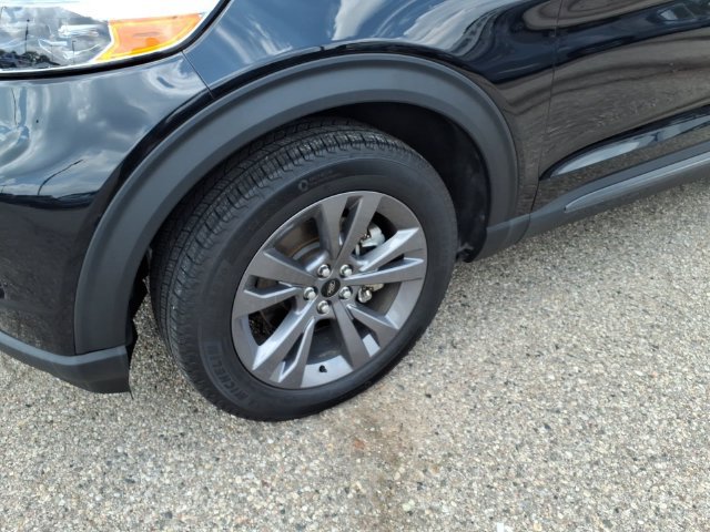 Certified 2024 Ford Explorer XLT w/ Equipment Group 202A AWD/4WD image 4