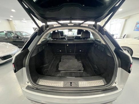 Used 2018 Land Rover Range Rover Velar S AWD/4WD image 21