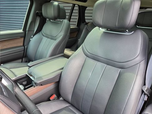 Used 2025 Land Rover Range Rover Autobiography AWD/4WD image 5