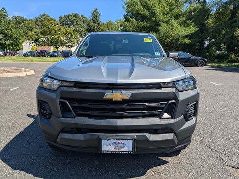 Used 2024 Chevrolet Colorado W/T w/ WT Convenience Package II RWD image 3