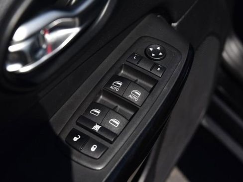 Used 2023 Jeep Cherokee Altitude Lux AWD/4WD image 8
