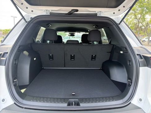 New 2026 Chevrolet Equinox LT w/ Safety and Technology Package FWD image 11