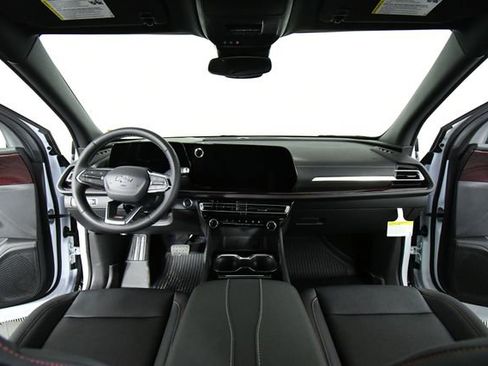 New 2026 Chevrolet Traverse Z71 image 18