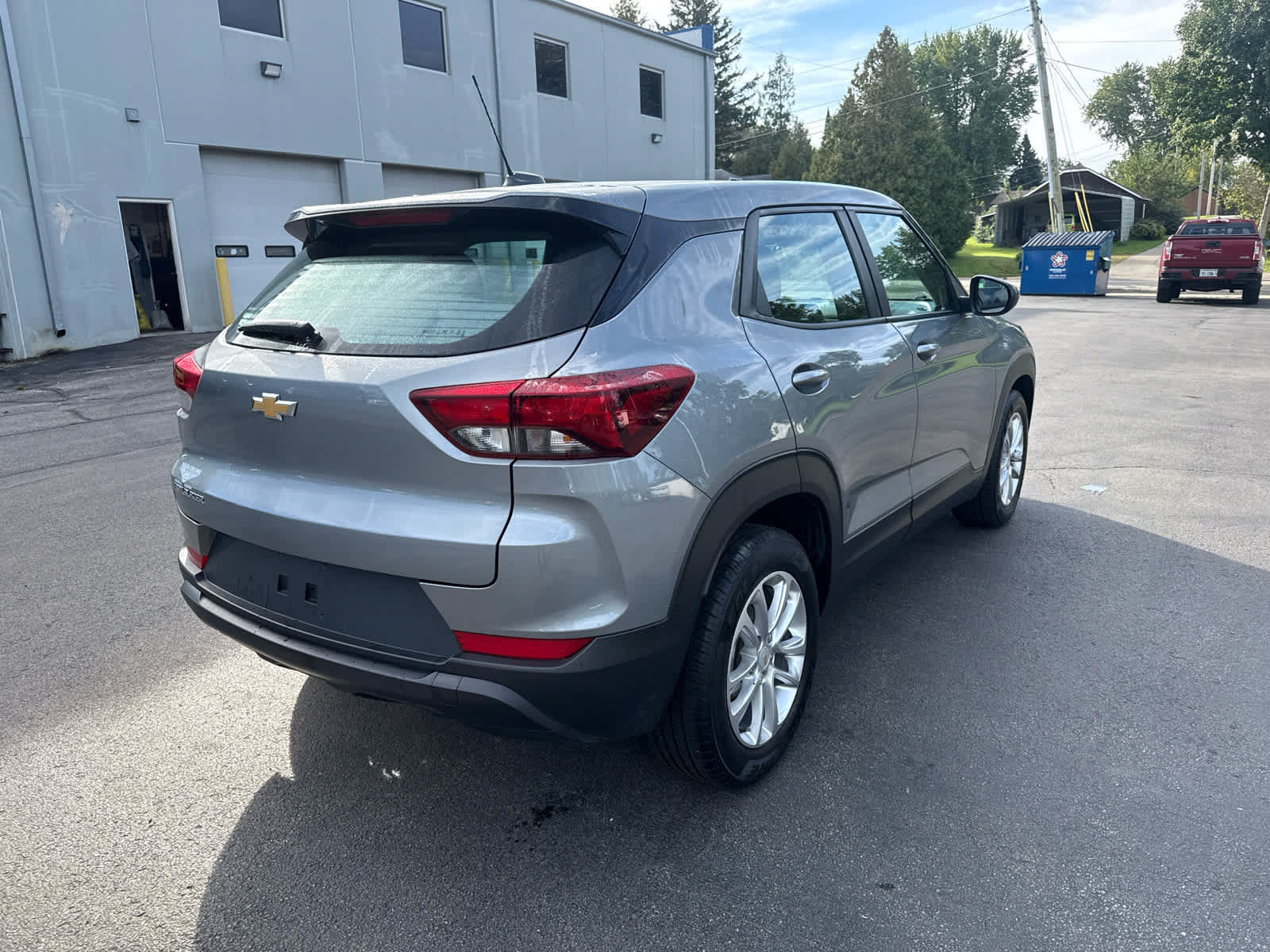 Used 2024 Chevrolet TrailBlazer LS FWD image 3