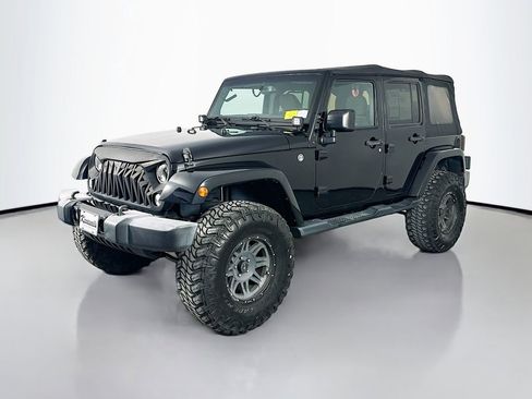 Used 2016 Jeep Wrangler Unlimited Sahara AWD/4WD image 3