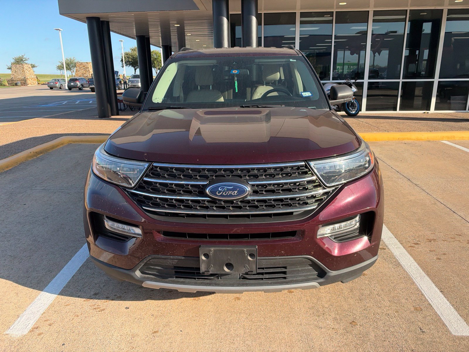 Used 2022 Ford Explorer XLT w/ Equipment Group 202A AWD/4WD image 2