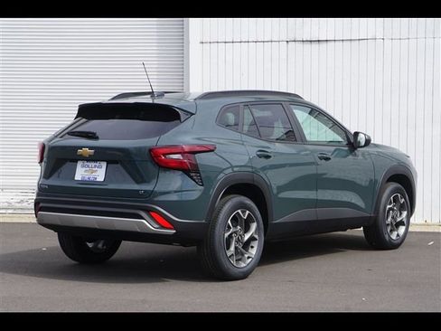 New 2026 Chevrolet Trax LT w/ LT Convenience Package FWD image 24