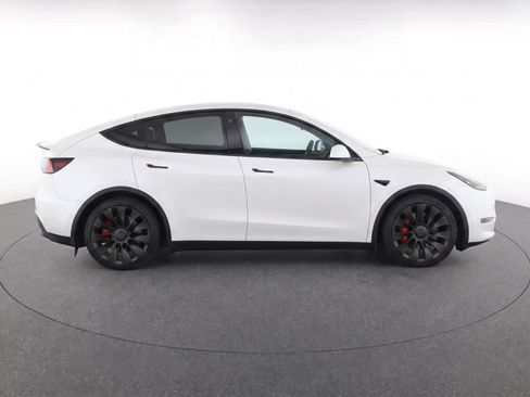 Used 2022 Tesla Model Y Performance AWD/4WD image 8
