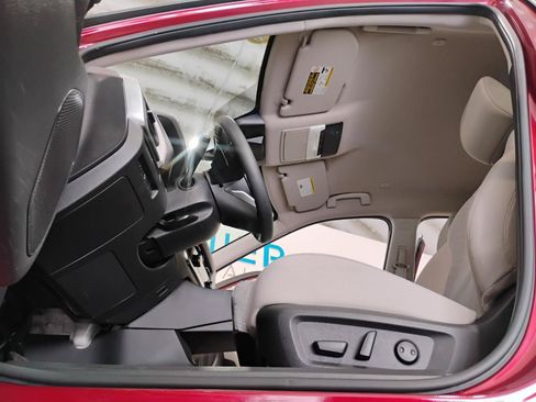 Used 2023 Nissan Rogue SV FWD image 39