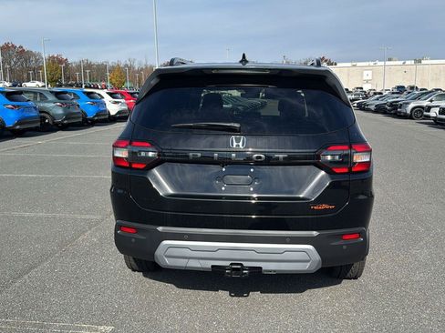 New 2025 Honda Pilot TrailSport image 8
