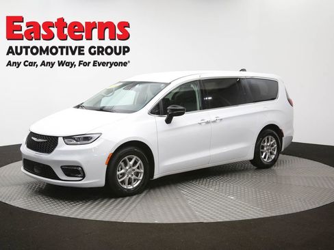 Used 2024 Chrysler Pacifica Touring-L FWD image 58