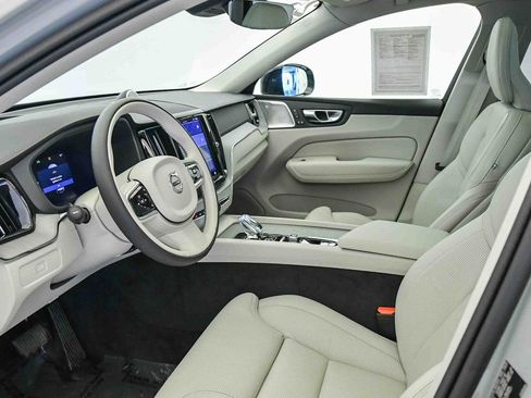 Certified 2025 Volvo XC60 B5 Ultra w/ Protection Package Premier image 19