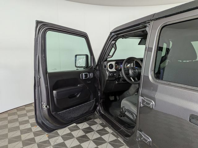 Used 2024 Jeep Wrangler Unlimited Sport AWD/4WD image 13