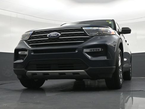 Used 2022 Ford Explorer XLT w/ Equipment Group 202A RWD image 25