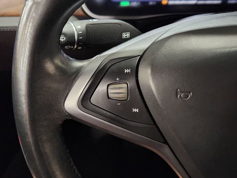 Used 2018 Tesla Model X 75D image 46