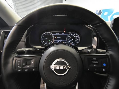 Used 2024 Nissan Pathfinder SL image 27