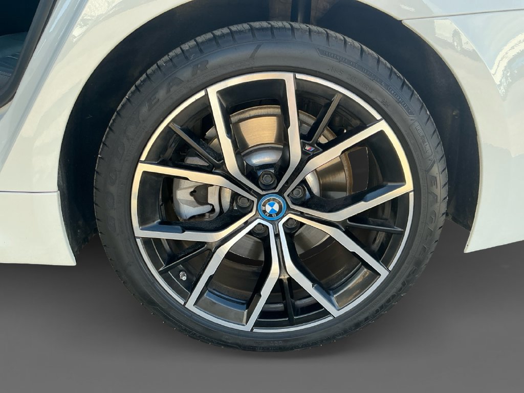 Used 2023 BMW 530e xDrive w/ Premium Package AWD/4WD image 14