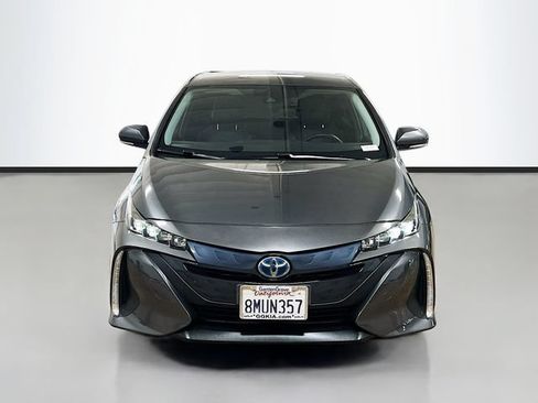 Used 2020 Toyota Prius Prime XLE FWD image 2