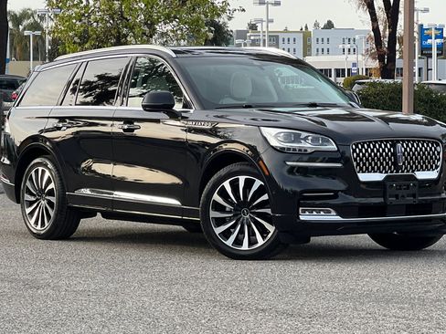 Certified 2023 Lincoln Aviator Black Label Grand Touring w/ Class IV Trailer Tow Package image 2