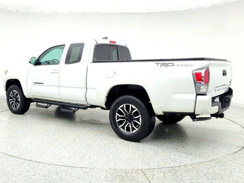 Used 2022 Toyota Tacoma TRD Sport image 7