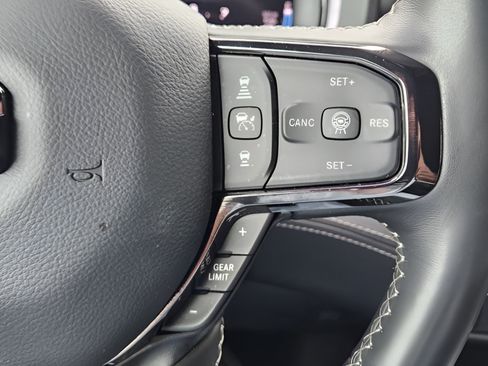 Used 2025 RAM 1500 Limited AWD/4WD image 28