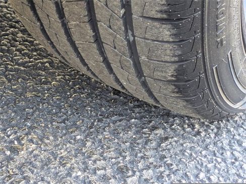 Used 2023 Buick Envision Essence w/ Sport Touring Package image 12