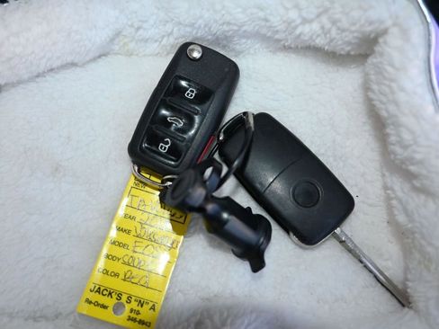 Used 2010 Volkswagen Eos Komfort FWD image 19