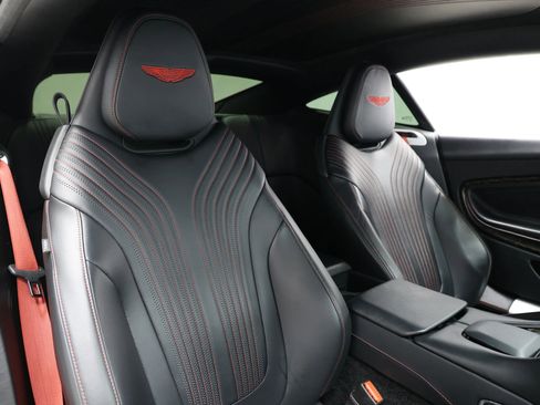 Used 2018 Aston Martin DB11 Coupe image 66