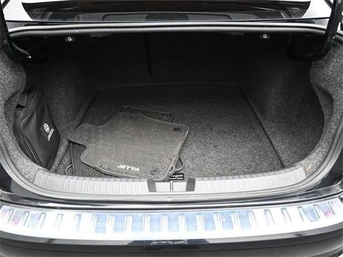 Used 2021 Volkswagen Jetta SE image 31