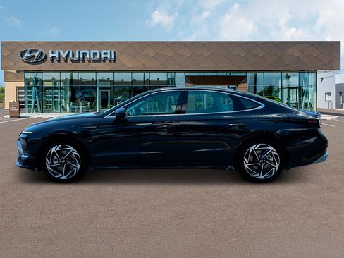 New 2024 Hyundai Sonata SEL w/ Convenience Package FWD image 3