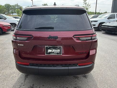 Used 2024 Jeep Grand Cherokee L Limited w/ Black Appearance Package image 9