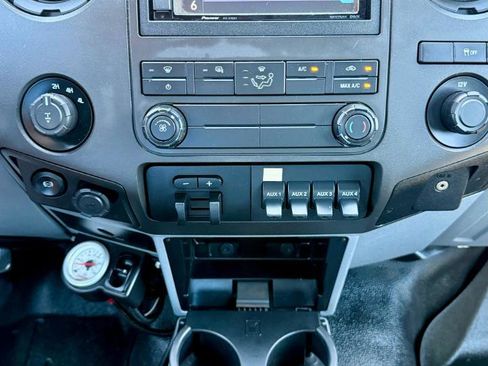 Used 2016 Ford F250 XL w/ XL Appearance Package AWD/4WD image 28
