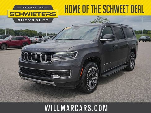 Used 2024 Jeep Wagoneer L Series II w/ Flexible Seating Group AWD/4WD image 1